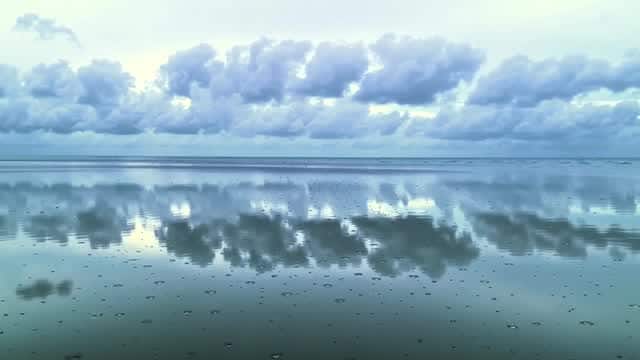 倒影、雲、天空AI影片素材 AI video preview